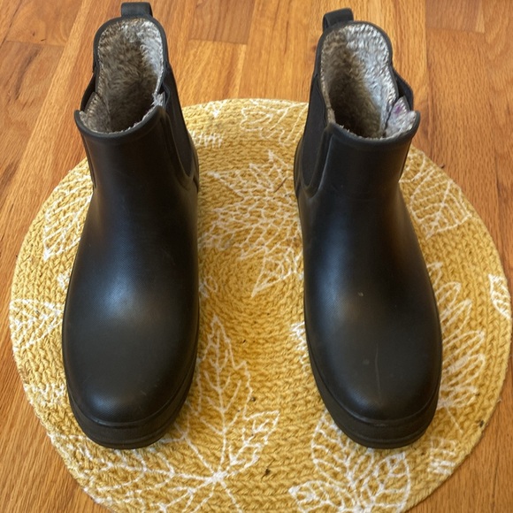 Bogs Amanda Chelsea Black Rain Boots - Picture 2 of 6